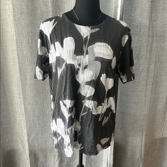 Hugo Boss Other - Hugo Boss Black and White Short Sleeve Tee
